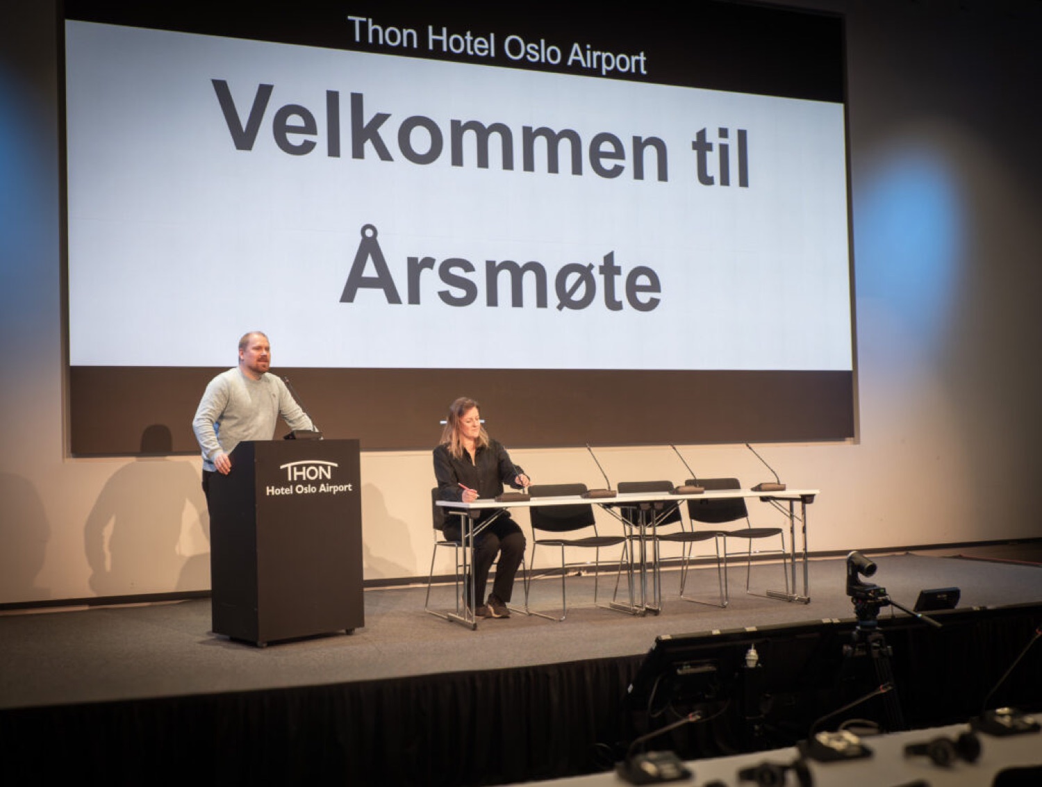 Tolkeutstyr og konferanseteknikk levert av Tolkeboks.no i Drammen